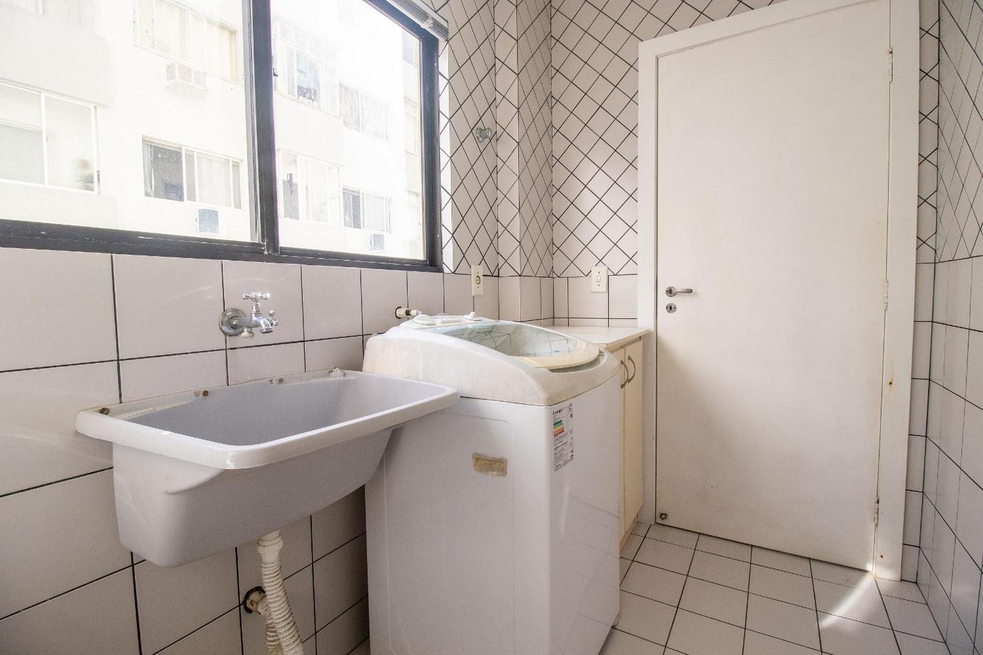 Bor41 - Quadra Mar, 4 Dorm, 2 Garagens, Churrasq.