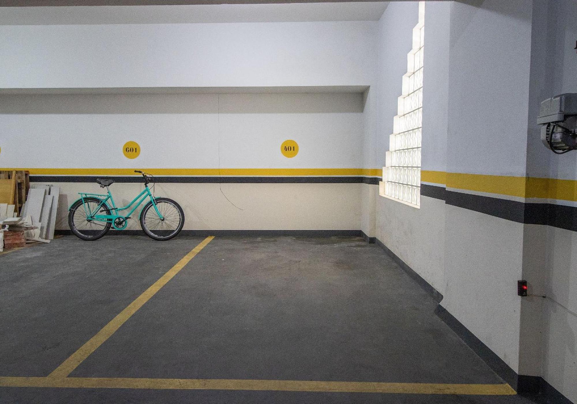 Bor41 - Quadra Mar, 4 Dorm, 2 Garagens, Churrasq. *