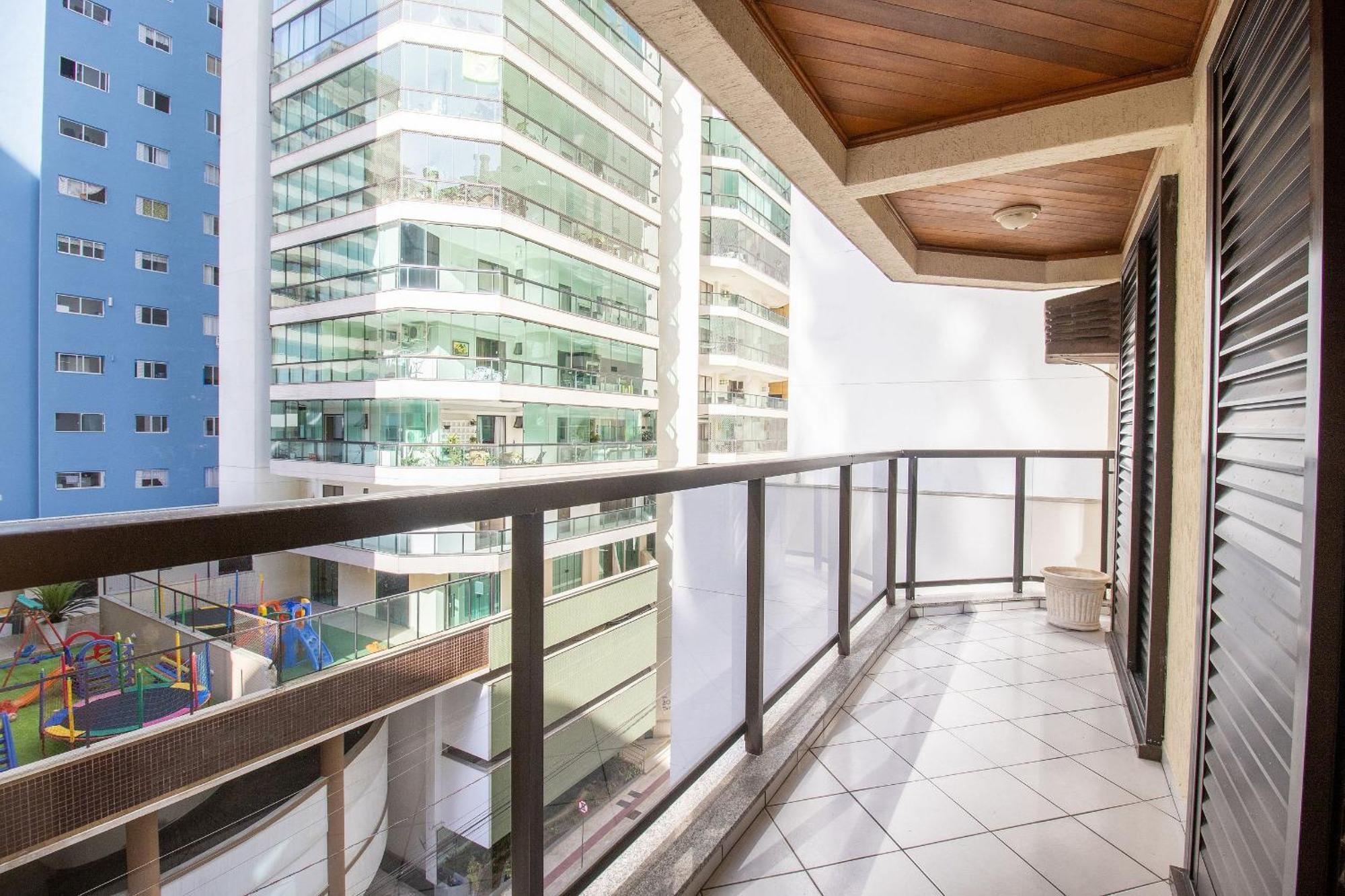 Bor41 - Quadra Mar, 4 Dorm, 2 Garagens, Churrasq. Balneario Camboriu